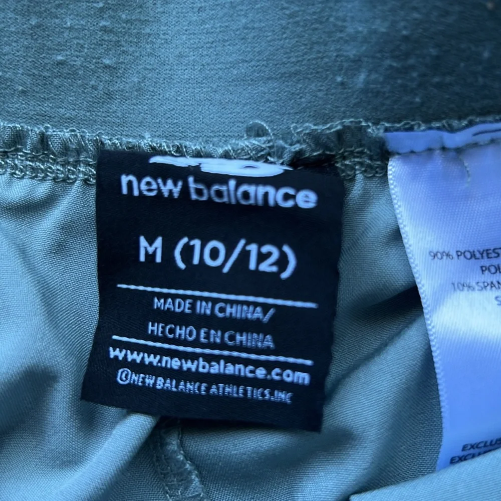 New Balance light weight Cargo Pants  Medium ( 10/12)